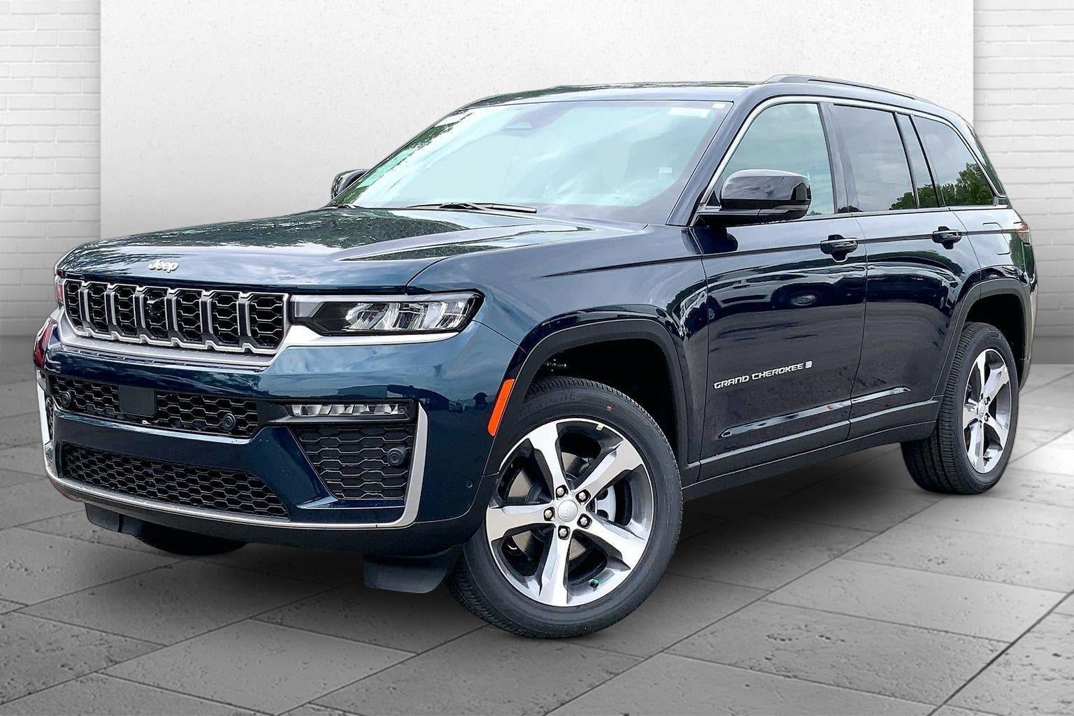 New 2026 Jeep Grand Cherokee Limited w/ Luxury Tech Group II AWD/4WD image 2