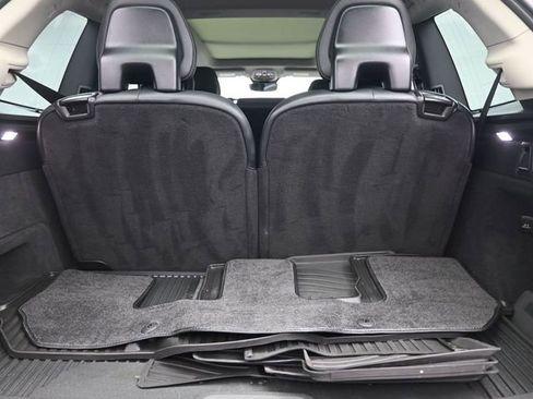 Used 2024 Volvo XC90 B5 Plus w/ Protection Package Premier image 31