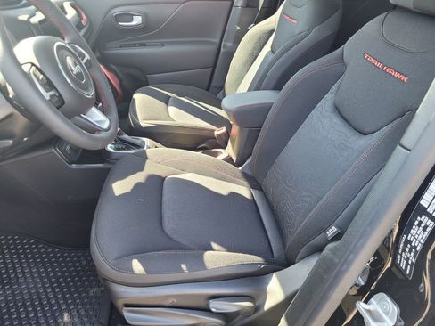 New 2023 Jeep Renegade Trailhawk image 12