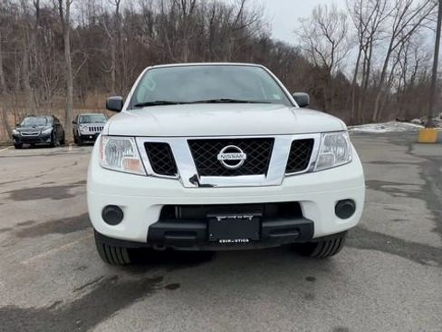 Used 2021 Nissan Frontier SV w/ SV Utility Package image 3