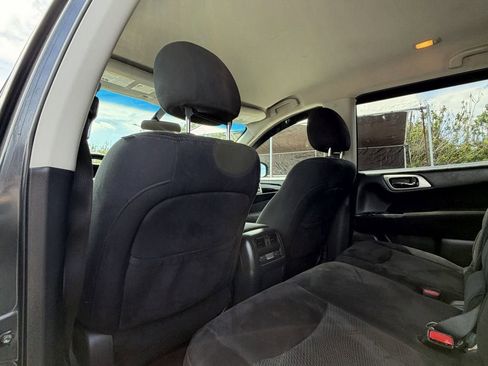 Used 2014 Nissan Pathfinder S FWD image 16