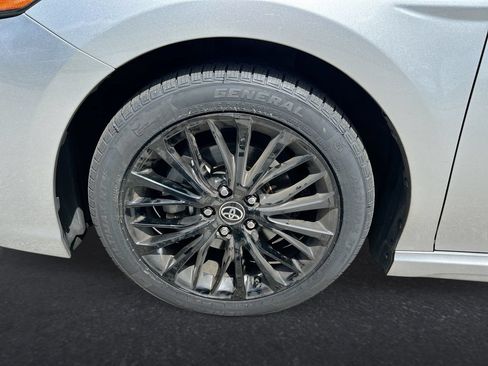 Used 2021 Toyota Camry SE w/ Convenience Package FWD image 10
