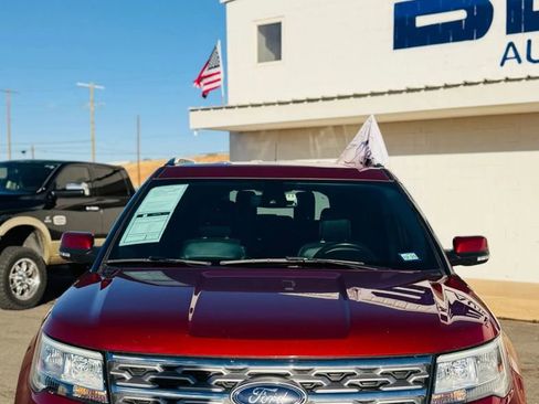 Used 2018 Ford Explorer Limited w/ Equipment Group 301A image 7