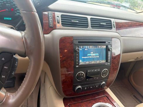 Used 2011 Chevrolet Suburban LTZ AWD/4WD image 2