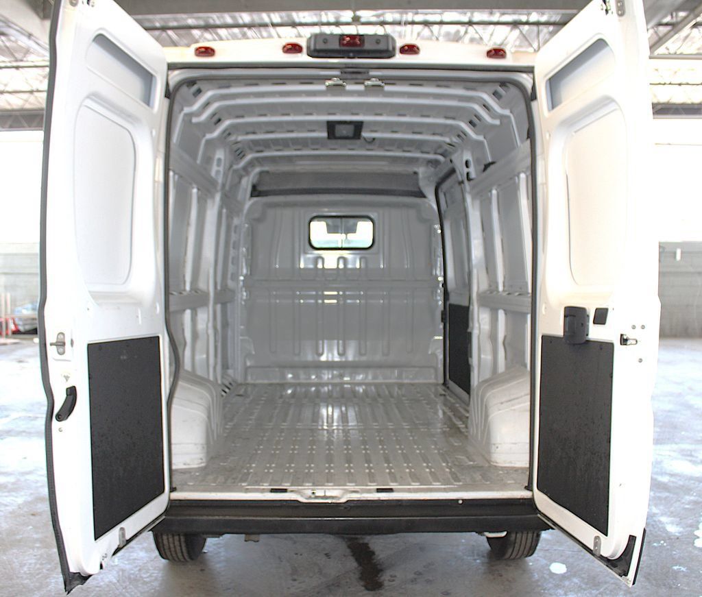 Used 2024 RAM ProMaster 2500 w/ Convenience Group FWD image 19