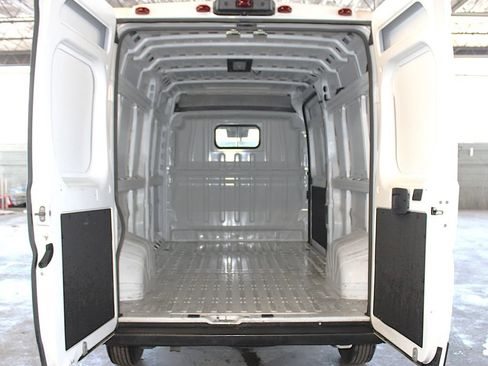 Used 2024 RAM ProMaster 2500 w/ Convenience Group FWD image 19