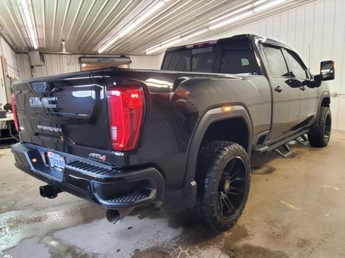 Used 2022 GMC Sierra 2500 AT4 w/ AT4 Premium Plus Package image 3