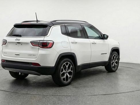 Used 2025 Jeep Compass Limited AWD/4WD image 9