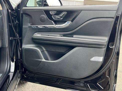 New 2026 Lincoln Corsair Premiere image 8