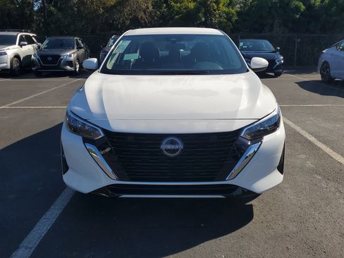 New 2025 Nissan Sentra SV image 2