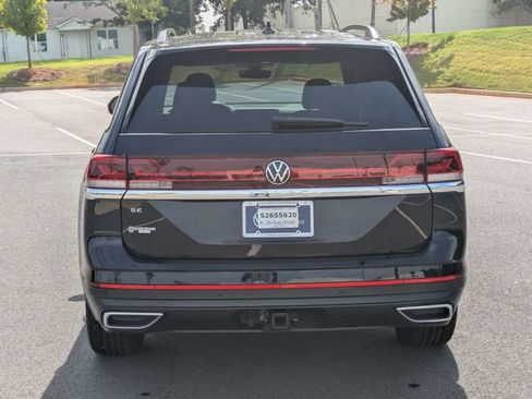 Used 2026 Volkswagen Atlas SE FWD image 5