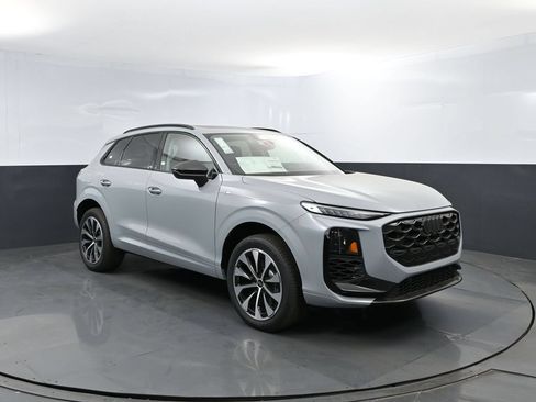 New 2026 Audi Q3 quattro 2.0T AWD/4WD image 3