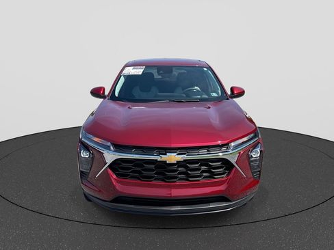 Used 2024 Chevrolet Trax LS w/ LS Convenience Package FWD image 3