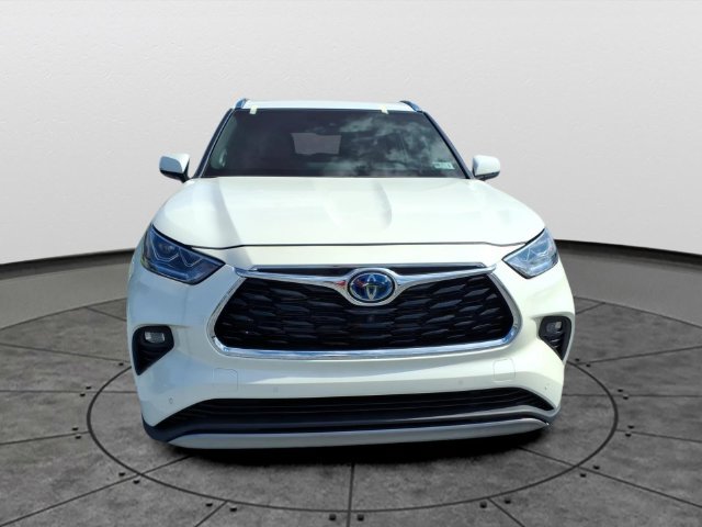 Used 2021 Toyota Highlander Platinum AWD/4WD image 2