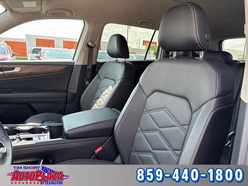 Used 2025 Volkswagen Atlas SE AWD/4WD image 33
