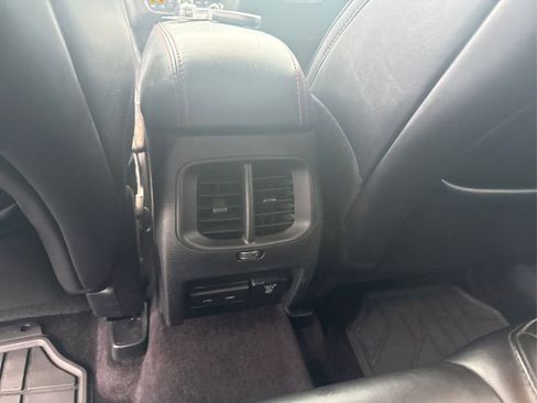 Used 2019 Jeep Cherokee Trailhawk w/ Cold Weather Group AWD/4WD image 18