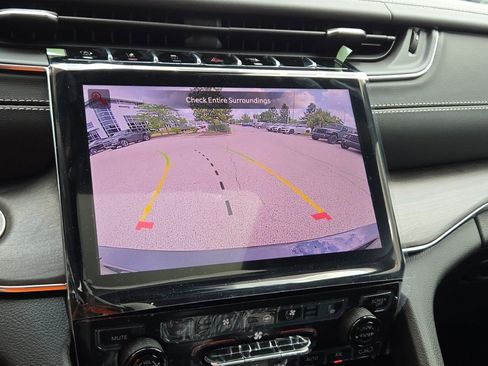 New 2025 Jeep Grand Cherokee L Overland w/ Trailer Tow Package image 32