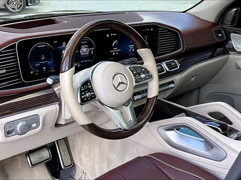 Used 2022 Mercedes-Benz Maybach GLS 600 Maybach GLS 600 image 16