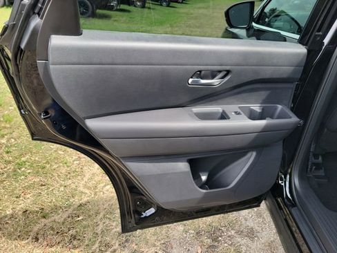 New 2026 Nissan Pathfinder SL FWD image 26