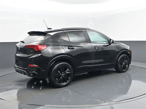 Used 2024 Buick Encore GX Sport Touring image 3