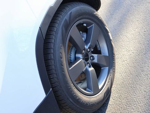 New 2026 Land Rover Defender 110 S image 39