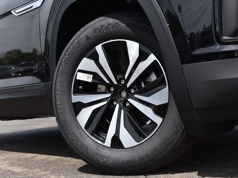 New 2026 Volkswagen Atlas Cross Sport SE AWD/4WD image 3