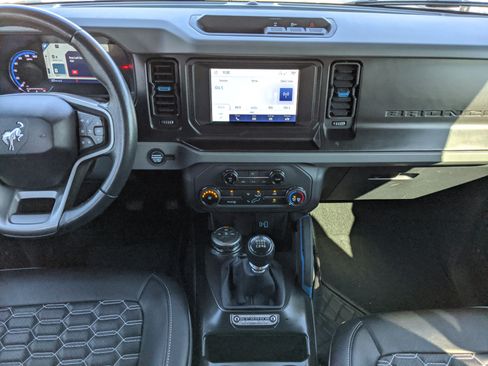 Certified 2022 Ford Bronco Black Diamond image 17