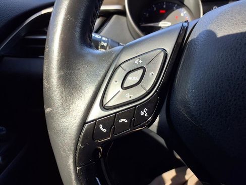 Used 2022 Toyota C-HR Limited image 13