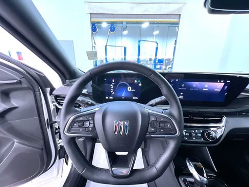 Used 2024 Buick Envista Sport Touring w/ Convenience I Package FWD image 15