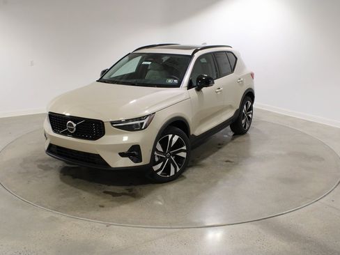 New 2026 Volvo XC40 B5 Ultra w/ Climate Package image 1