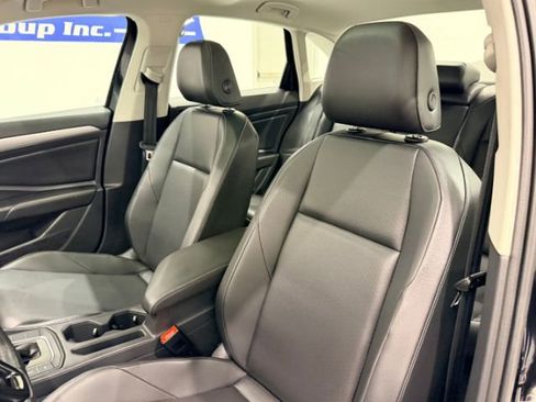 Used 2019 Volkswagen Jetta SE FWD image 36