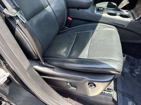 Used 2017 Jeep Grand Cherokee Overland AWD/4WD image 28