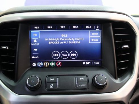 Used 2020 GMC Acadia SLE image 18