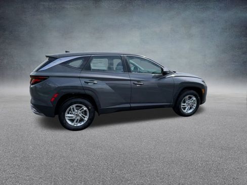 Used 2025 Hyundai Tucson SE image 25