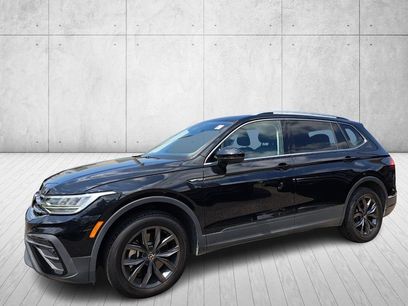 Used 2023 Volkswagen Tiguan SE w/ Panoramic Sunroof Package
