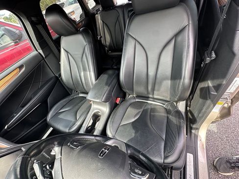 Used 2015 Lincoln MKC FWD w/ Equipment Group 101A Select image 12