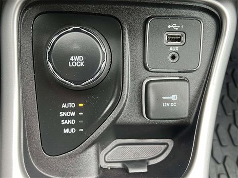 Used 2019 Jeep Compass Latitude image 31