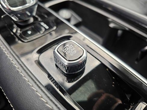 Certified 2023 Volvo XC90 B6 Ultimate w/ Lounge Package AWD/4WD image 38