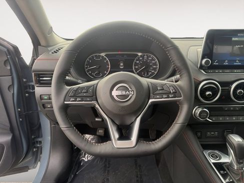 Certified 2025 Nissan Sentra SR w/ SR Premium Package image 19