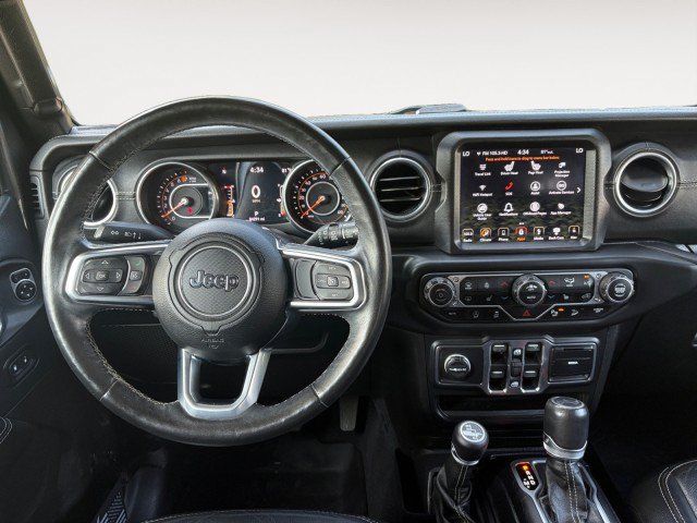 Used 2018 Jeep Wrangler Unlimited Sahara w/ Dual Top Group AWD/4WD image 2