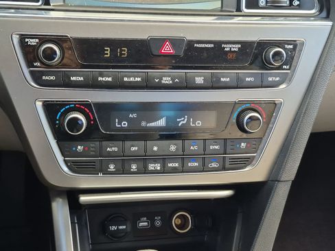 Used 2017 Hyundai Sonata Limited w/ Ultimate Package 02 FWD image 23