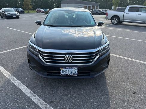 Used 2022 Volkswagen Passat 2.0T SE FWD image 2