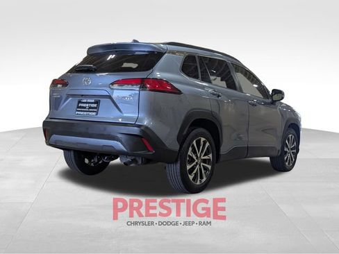 Used 2024 Toyota Corolla Cross XLE image 6