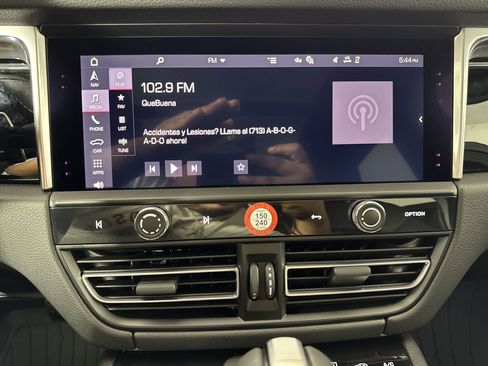 Used 2025 Porsche Macan image 23