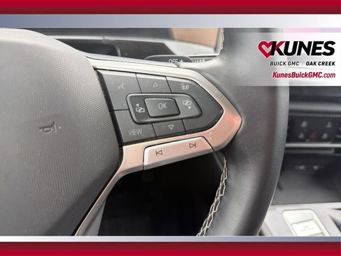 Used 2025 Volkswagen Atlas SE FWD image 18