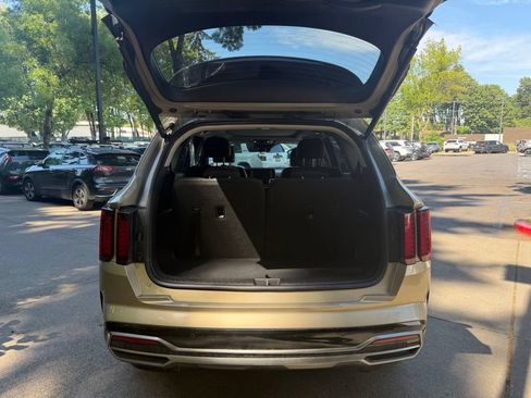 Used 2021 Kia Sorento EX w/ Panoramic Sunroof Package AWD/4WD image 14