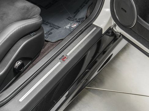 Used 2020 Nissan GT-R Premium image 31