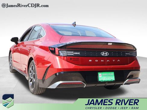 Used 2024 Hyundai Sonata SEL image 3