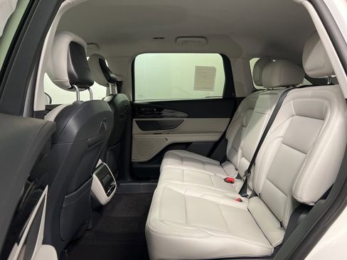 New 2026 Lincoln Nautilus Premier image 32