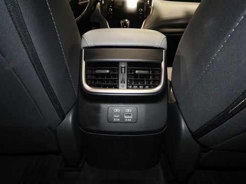 Used 2025 Subaru Outback Premium image 30